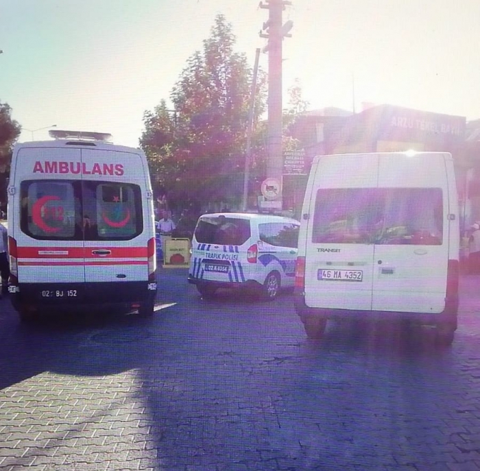 Adıyaman'da Minibüs Yayaya Çarptı 1 Yaralı