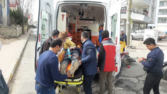 Adıyaman'da Motosiklet ile otomobil çarpıştı: 1 yaralı