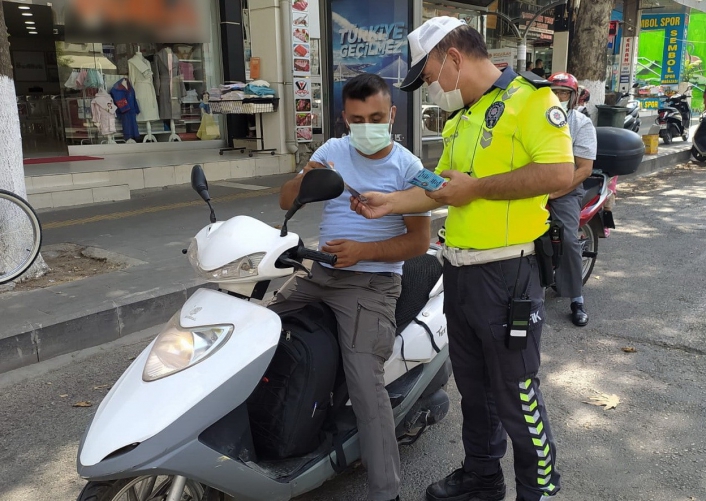 Adıyaman’da Motosiklet sürücülerine kask uyarısı