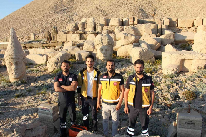 Nemrut Dağı zirvesinde acil sağlık hizmeti