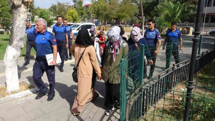 Osmaniye´den gelip Adıyaman´da dilenen 15 şahıs yakalandı
