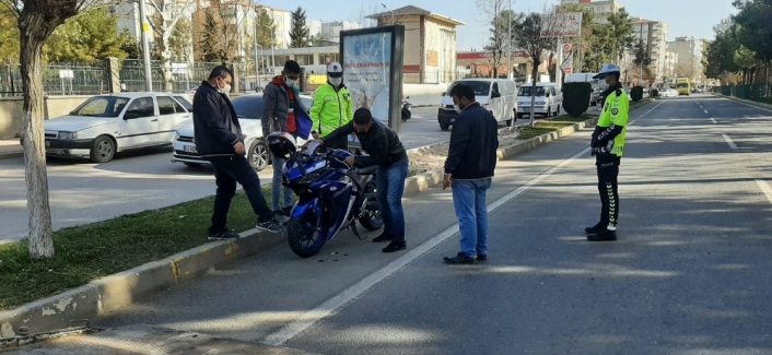 Otomobil ile motosiklet çarpıştı: 1 yaralı
