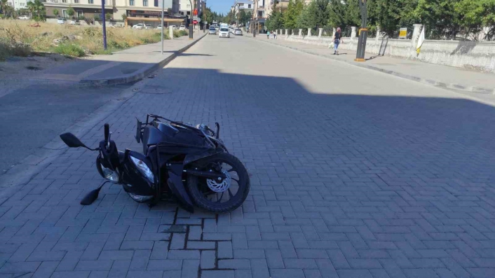 Otomobil ile motosiklet çarpıştı: 1 yaralı
