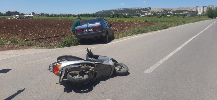 Adıyaman'da Otomobil motosiklete çarptı: 1 yaralı