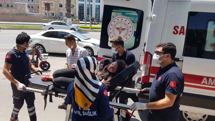 Adıyaman'da Otomobil yayaya çarptı: 1 yaralı