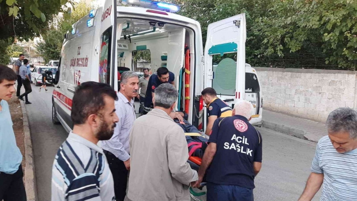 Adıyaman'da Otomobil Yayaya Çarptı 1 Yaralı