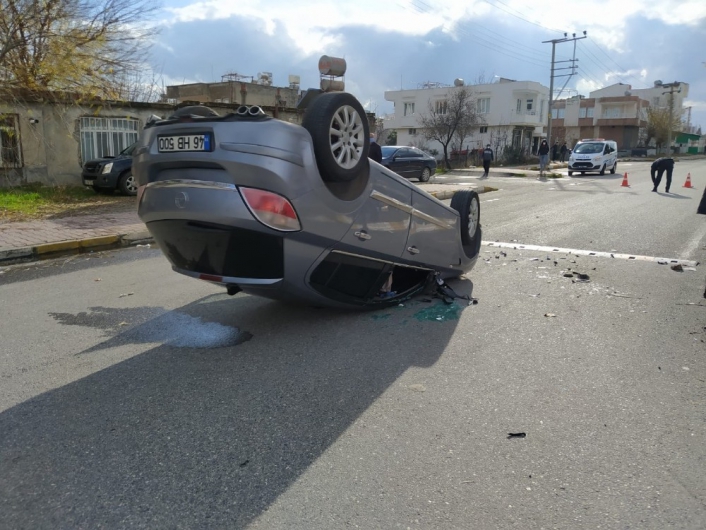 Otomobilin takla atma anı kameralara yansıdı
