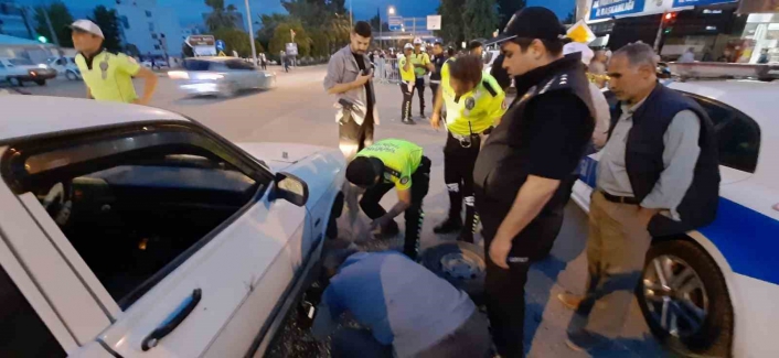 Polisler önce durdurdu, sonra bakın neler oldu