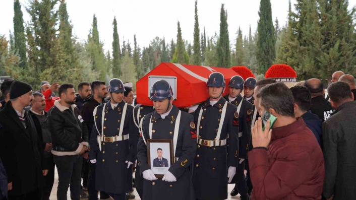 Hayatını kaybeden asker Adıyaman’da son yolculuğuna uğurlandı