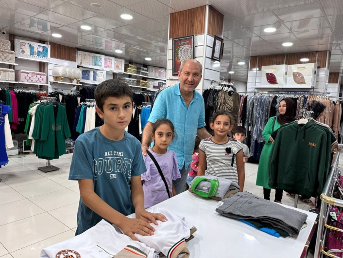 Rotary'den öğrencilere okul kıyafeti desteği 