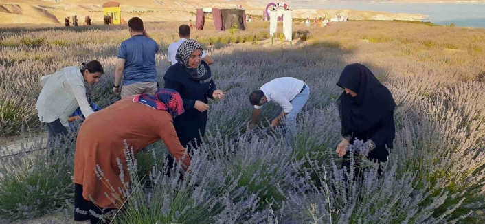 Samsat depremzedeleri, 6 Şubat depremzedelerine moral verdi
