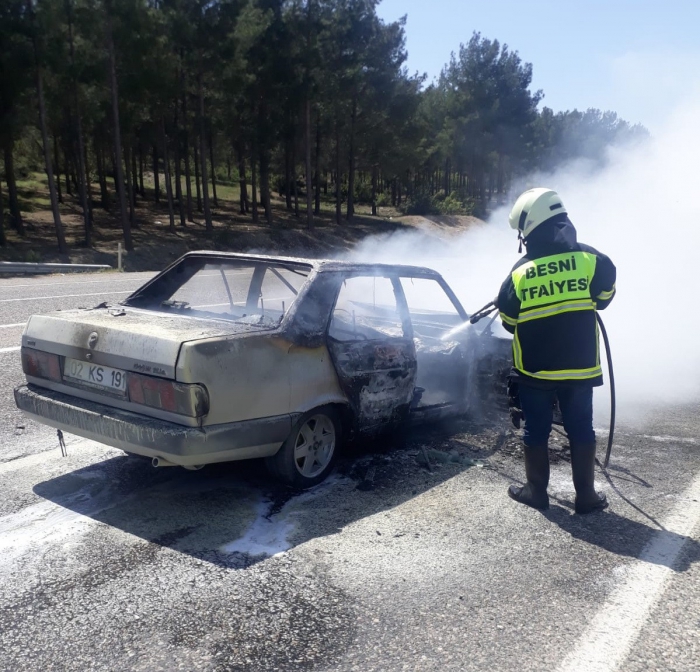 Adıyaman’da Seyir halindeki alev aldı