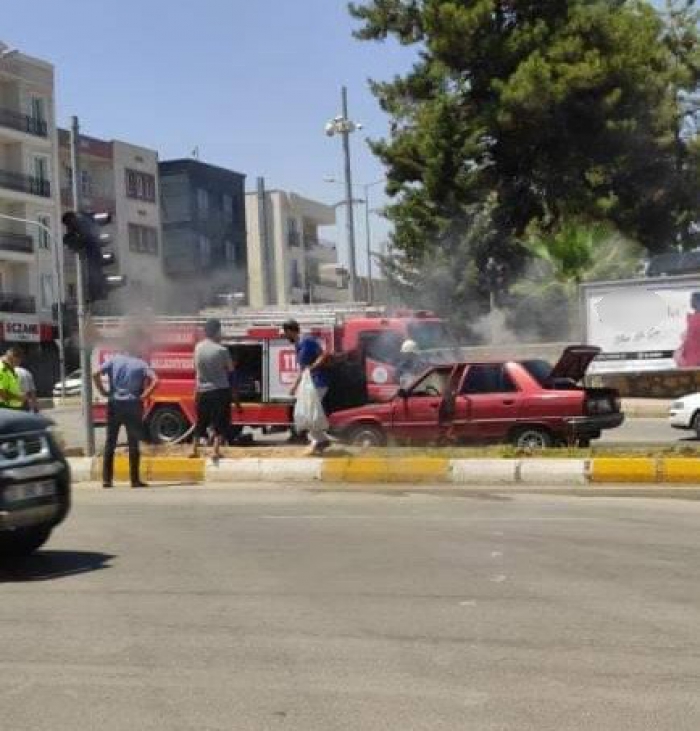 Adıyaman'da Seyir halindeki otomobil alev aldı