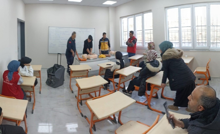 Sincikte heimlich manevrası eğitimi verildi
