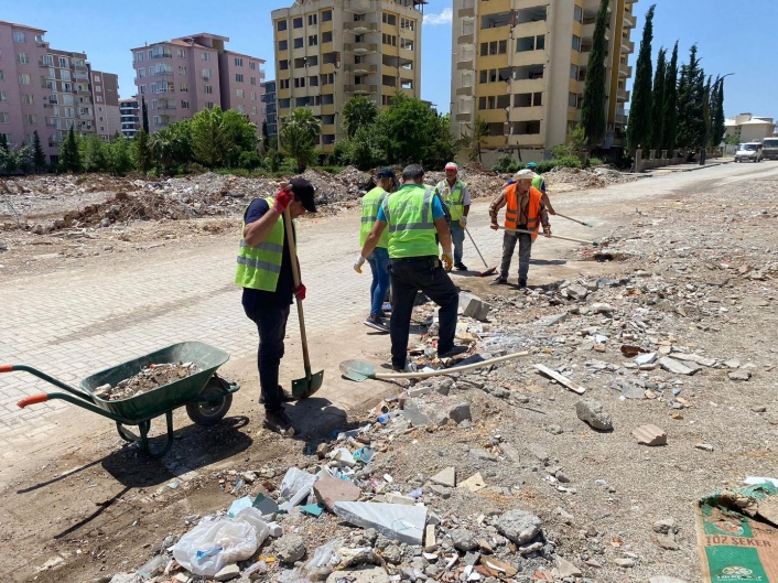 Sokak ve caddelerde temizlik çalışması
