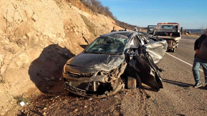 Takla atan otomobilden yara almadan çıktı
