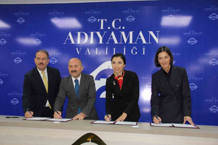 TCMB Başkanı Erkan, Adıyaman´a yapılacak okulun protokolünü imzaladı
