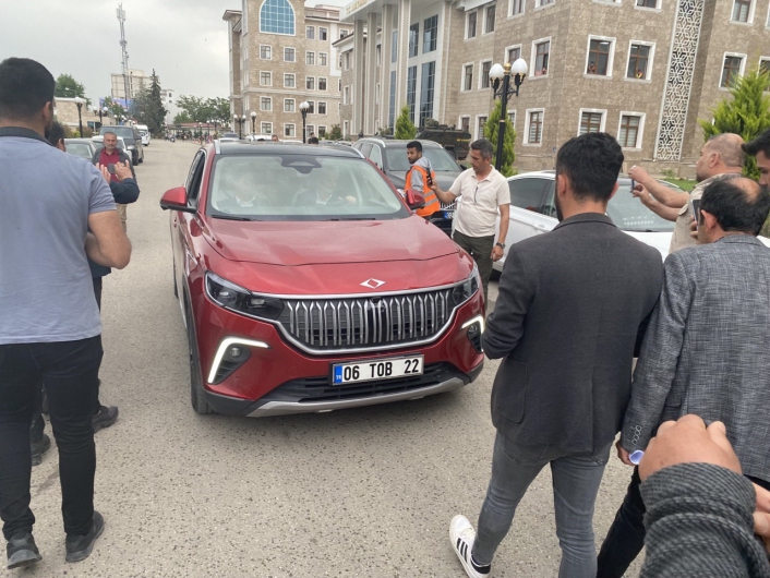 Türkiye´nin yerli otomobili TOGG Adıyaman´da, yoğun ilgi gördü