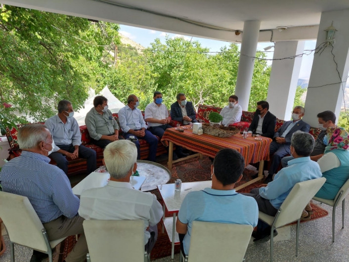 Tut ilçesinde köy muhtarlarıyla istişare toplantısı