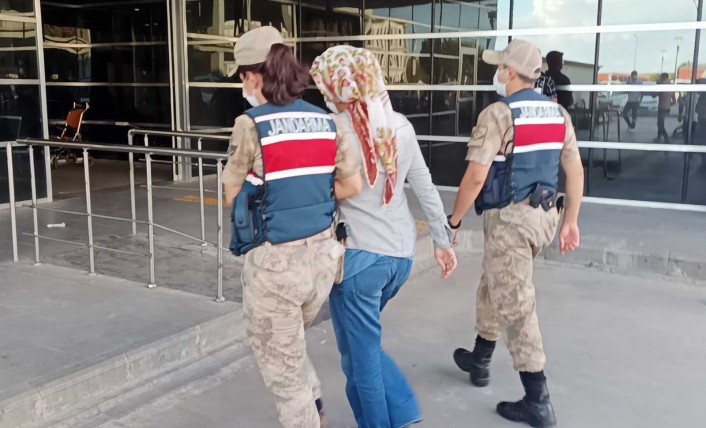 Uyuşturucu satıcısı kadın tutuklandı
