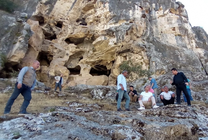 Vali Çuhadar, 4 katlı Demirkale Mağaralarını inceledi
