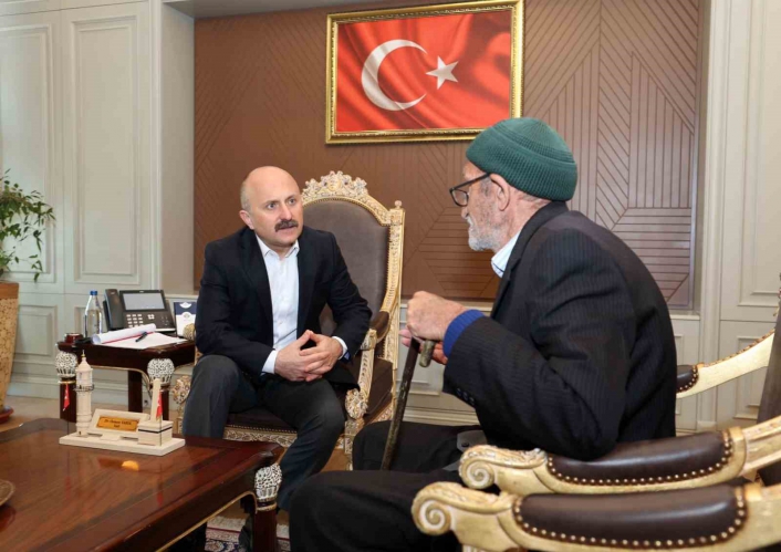 Vali Varol, vatandaşlarla bir araya geldi
